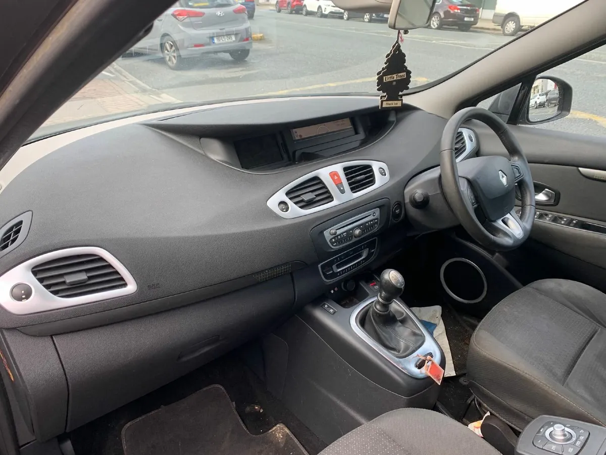 Renault Grand Scenic 2011 - Image 4