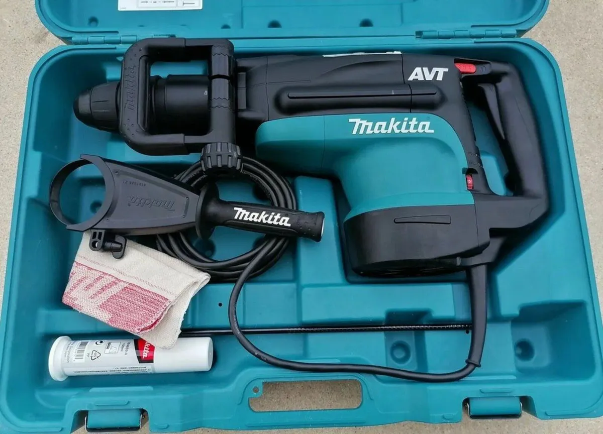 New Makita HR5210C SDS Max Combi Hammer with Case - Image 1
