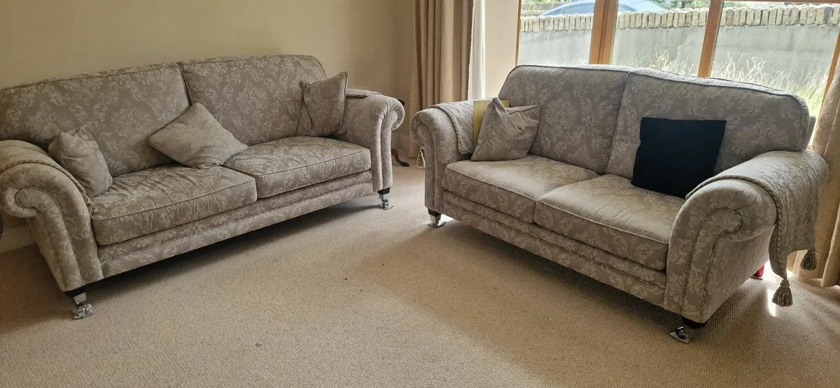 Couches - Image 3