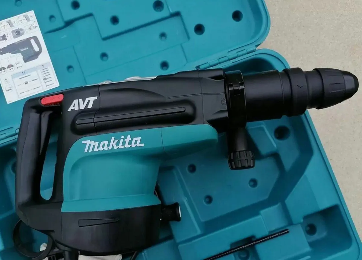 New Makita HR5210C SDS Max Combi Hammer with Case - Image 4