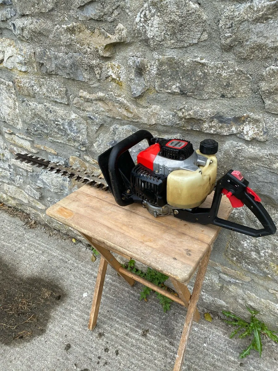 Hedge trimmer - Image 1