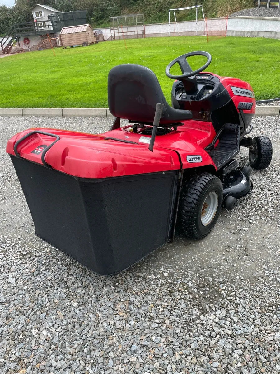 Massey Ferguson 3316HE(Castlegarden) lawnmower - Image 3