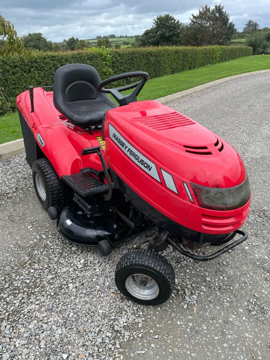Massey Ferguson 3316HE(Castlegarden) lawnmower - Image 4