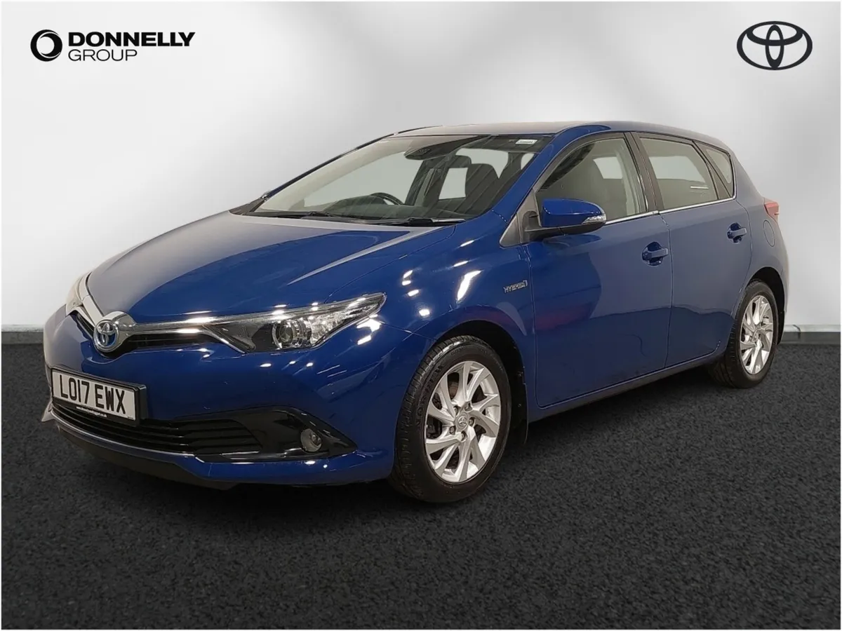 Toyota Auris Hatchback Business Edition - Image 3