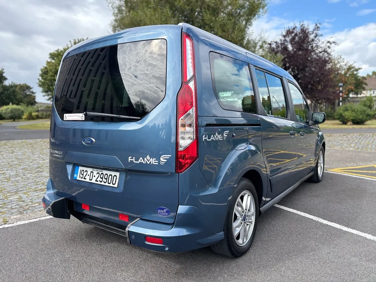 FORD GRAND TOURNEO CONNECT WHEELCHAIR - Image 1