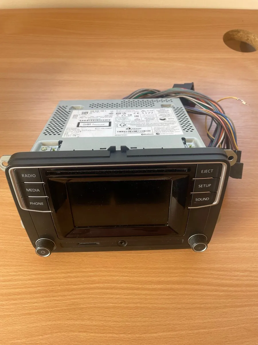 Car radios - Image 1