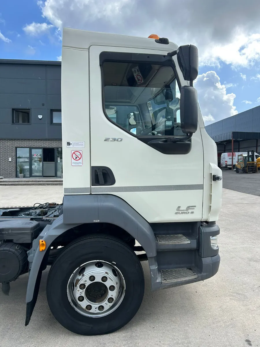 OCTOBER 2017 DAF LF 55 230 14 TONNE - Image 3