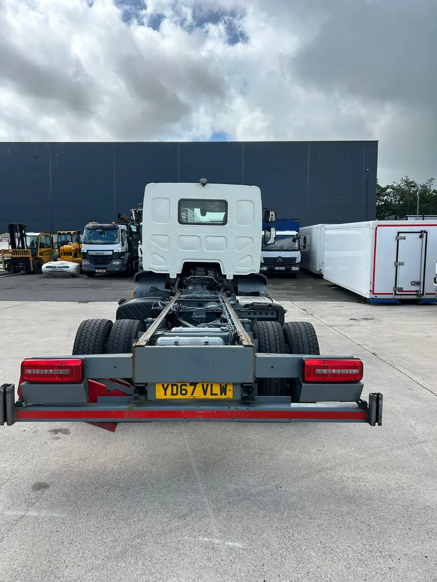 OCTOBER 2017 DAF LF 55 230 14 TONNE - Image 4