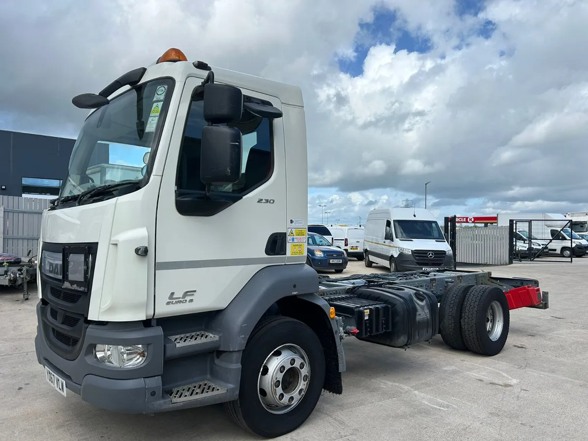 OCTOBER 2017 DAF LF 55 230 14 TONNE - Image 2