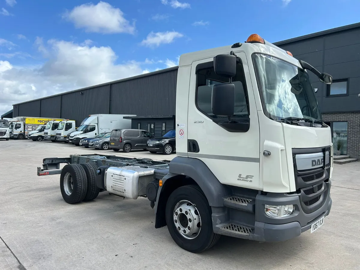 OCTOBER 2017 DAF LF 55 230 14 TONNE - Image 1