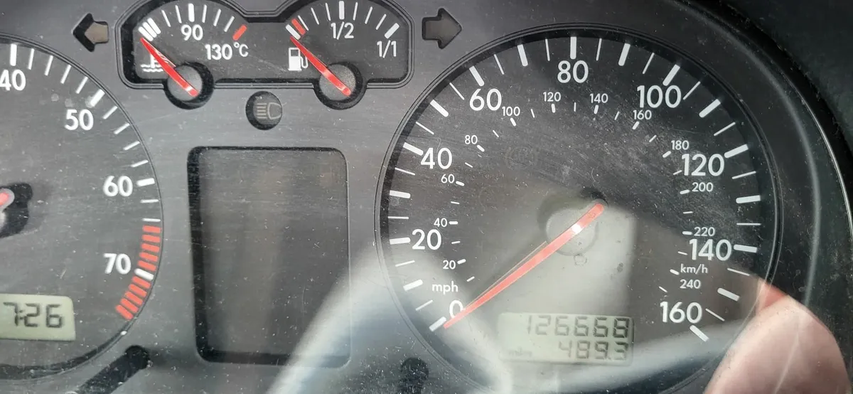 Volkswagen Golf 2002 - Image 4