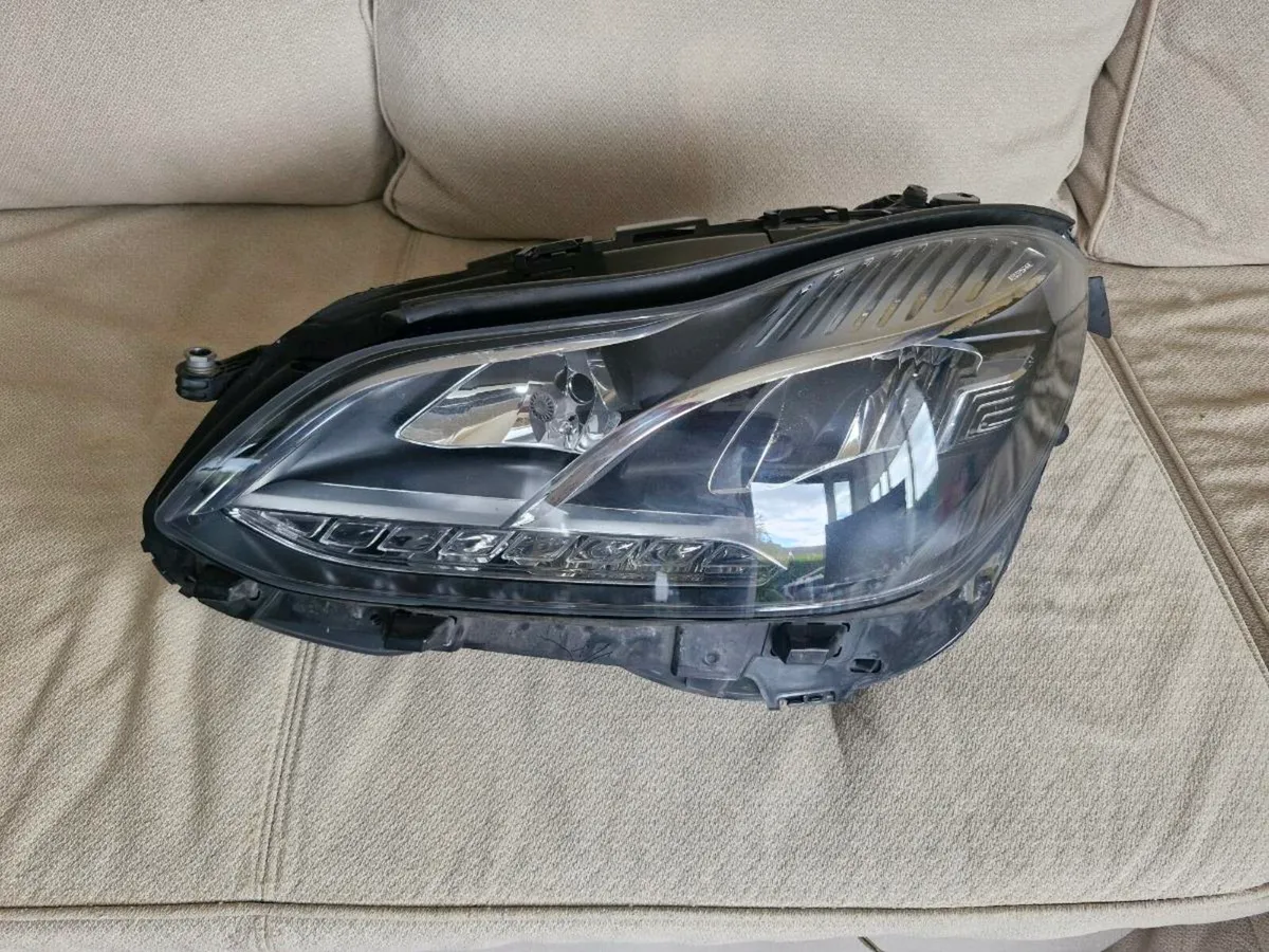 W212 Mercedes Headlight left passenger side - Image 1