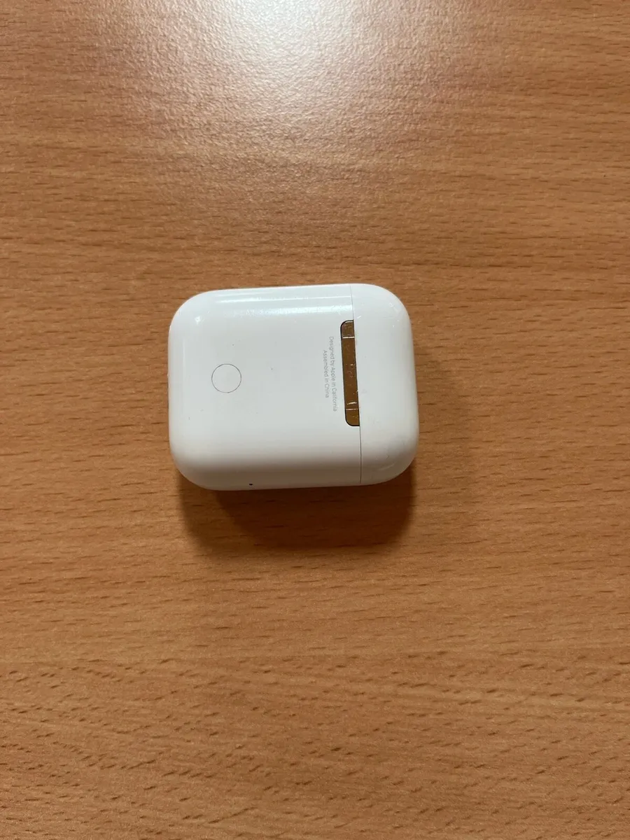 AirPods - Image 3