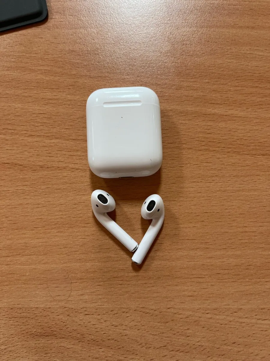 AirPods - Image 4