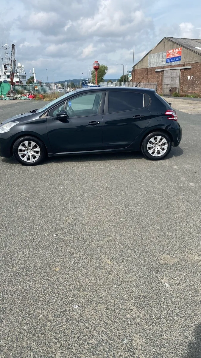 Peugeot 208, 2014, 1.4L Diesel - Image 3