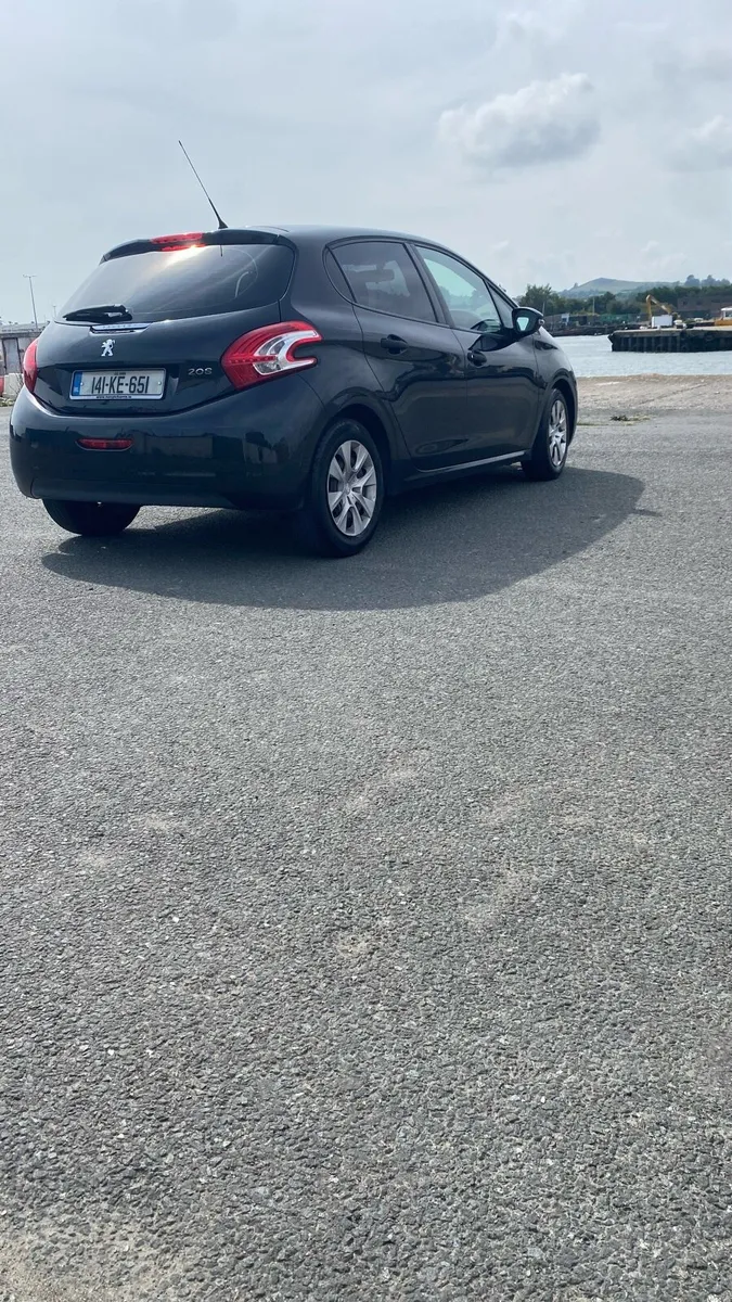 Peugeot 208, 2014, 1.4L Diesel - Image 4