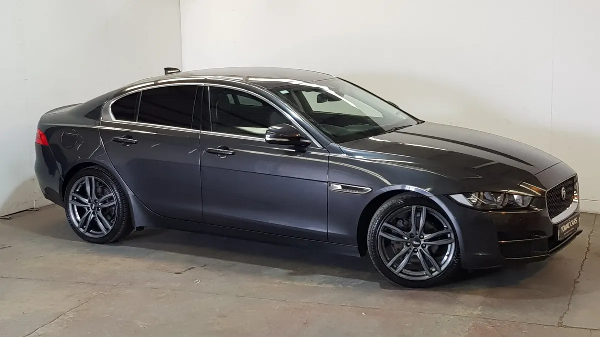Jaguar XE 2.0D PRESTIGE AUTO 2018 - Image 3