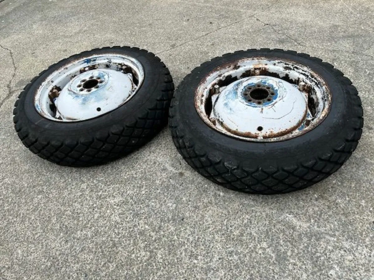 MF or Ford Wheels on 10 x 28 Grass Tyres - Image 2