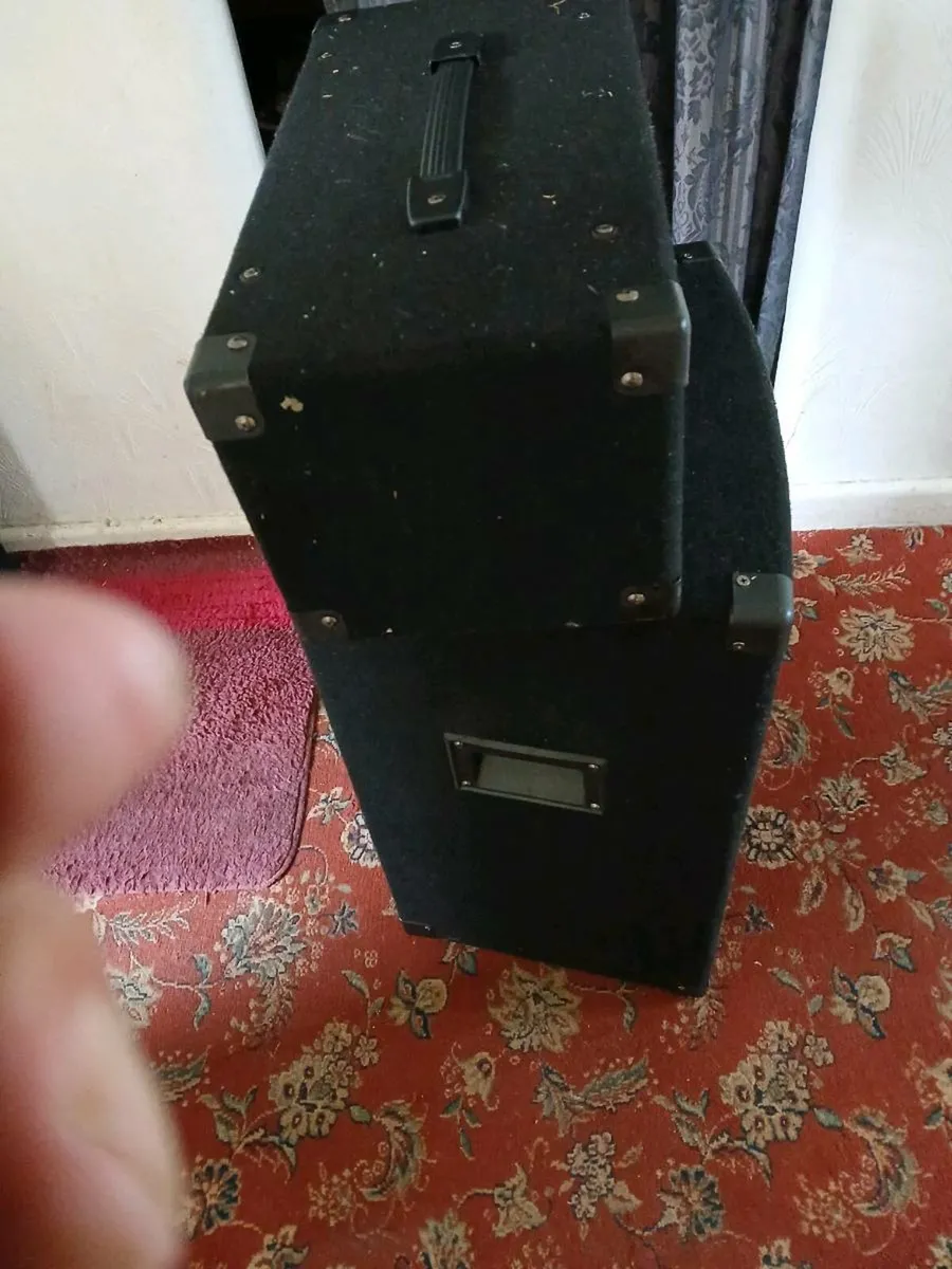 Amplifier  speakers tripods micks - Image 2