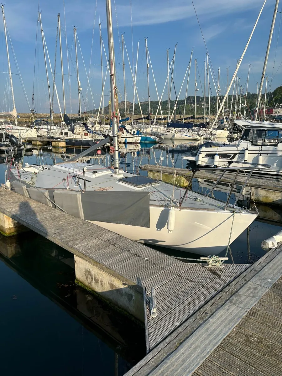 J24 Sailing Boat - Image 4