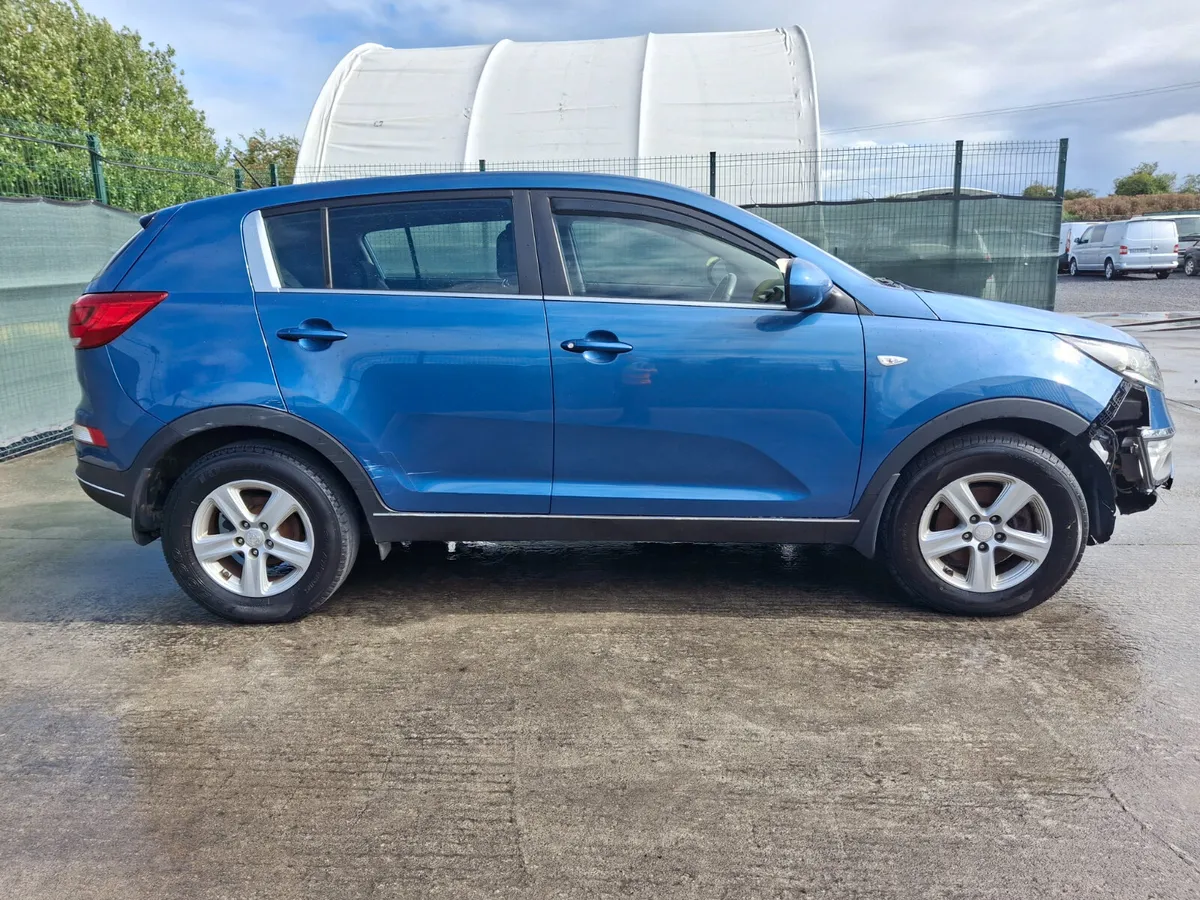 2014 Kia Sportage 1.7 Diesel..Light Damage - Image 4