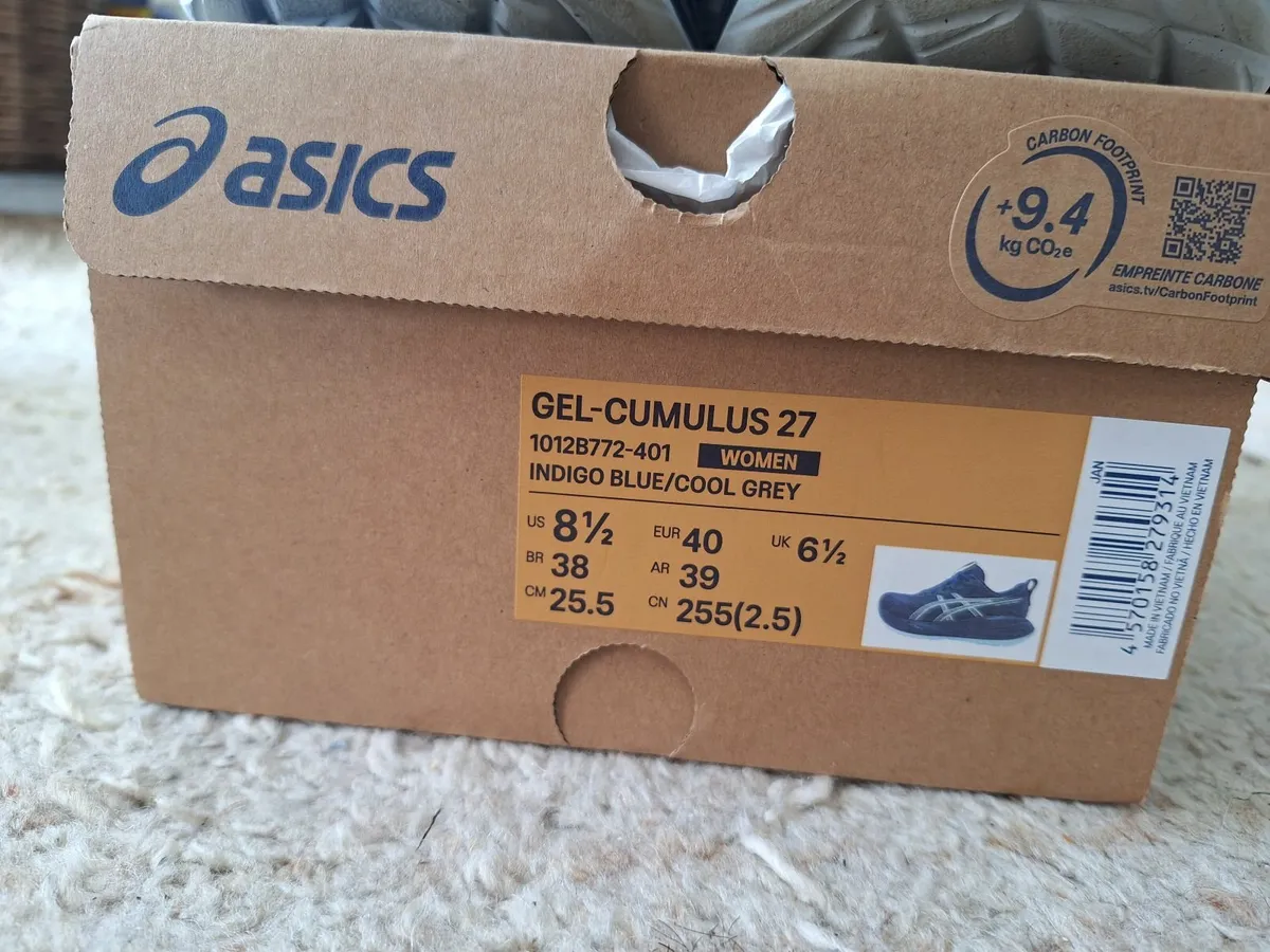 Nearly new Asics Gel Cumulus 27 Women's size 40 - Image 3
