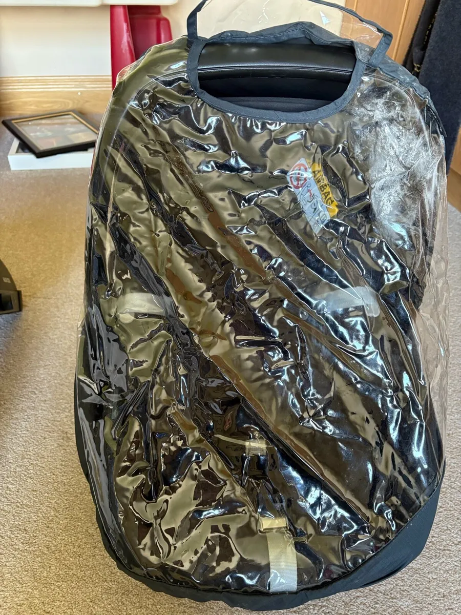 Car seat - Image 3