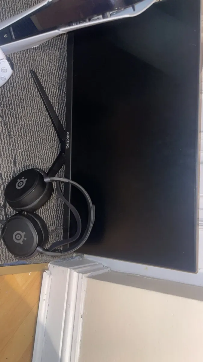 Ps5 with monitor , controller and  headset - Image 3