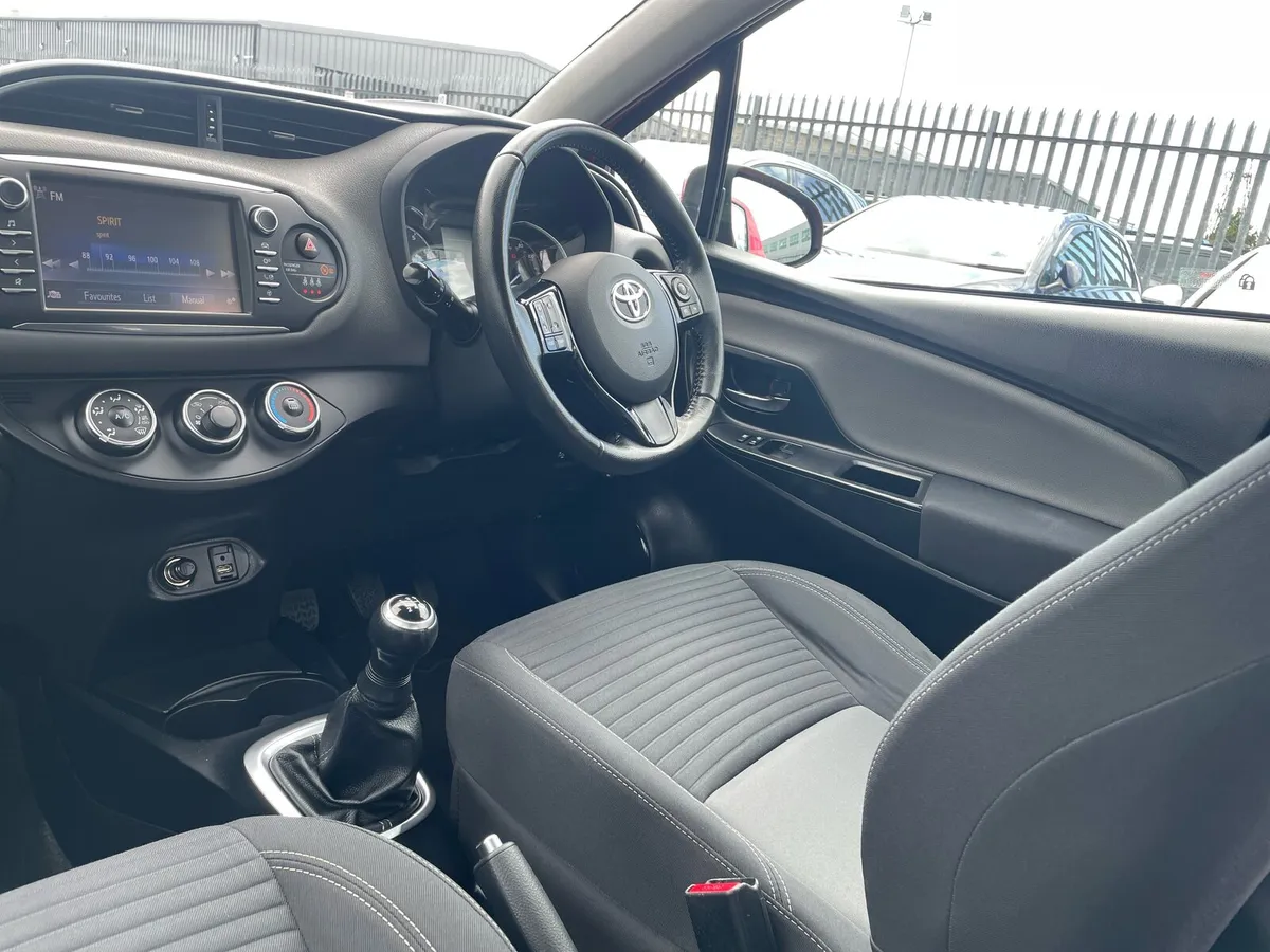 Toyota Yaris 2018 - Image 3
