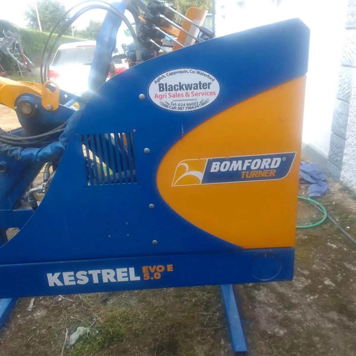 Hedge cutter - Image 1