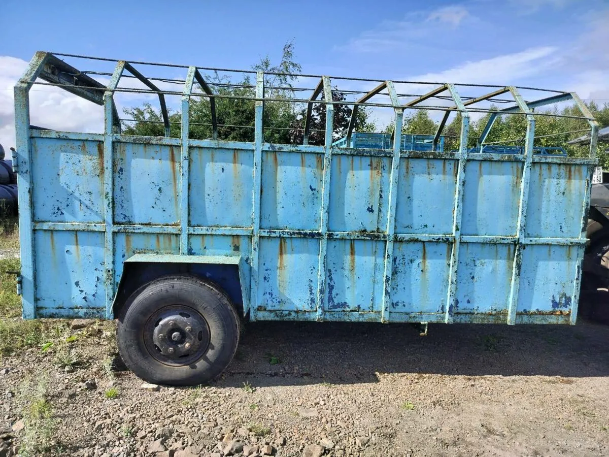 Cattle trailer - Image 1