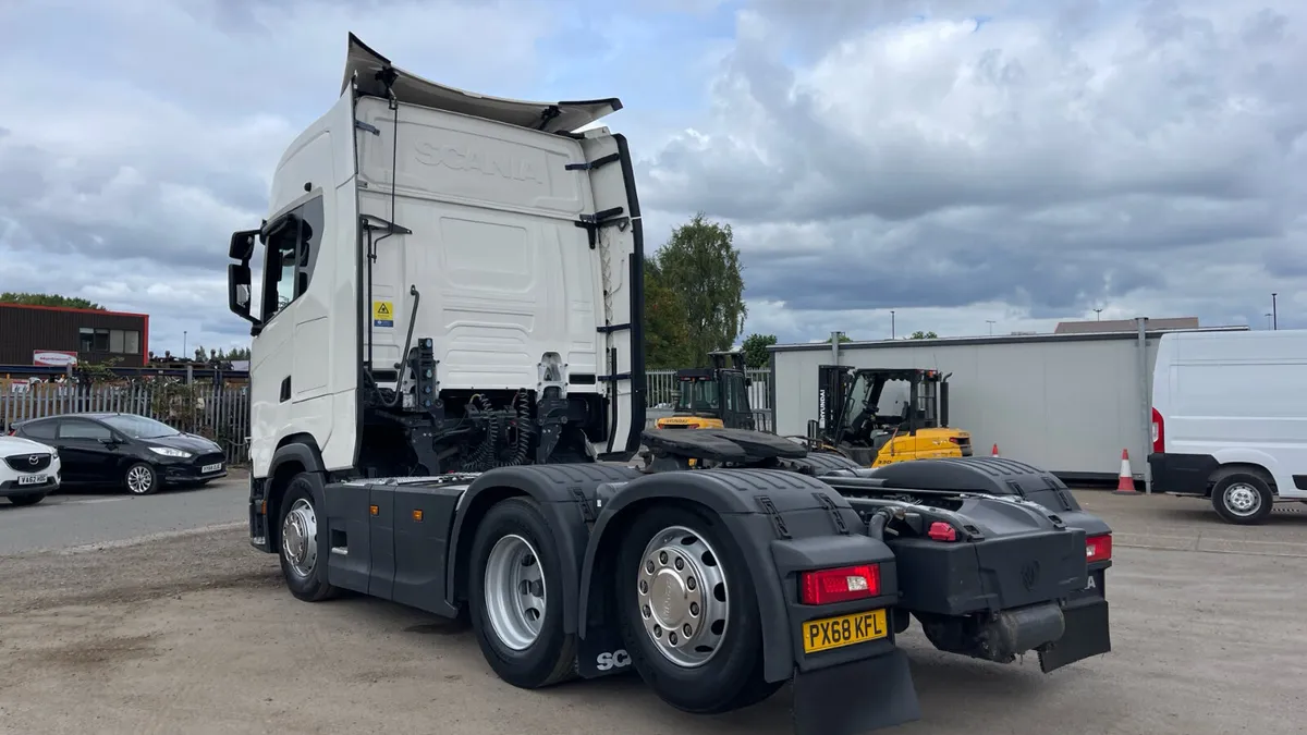 Scania S500 TopLine Rear Lift Twin Line hydraulic - Image 3