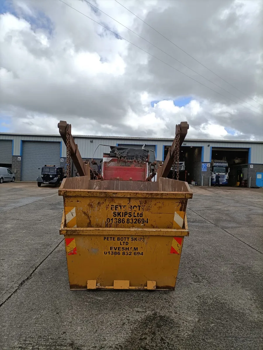 2016 Scania P250 Skip Lorry Manual gear box - Image 3