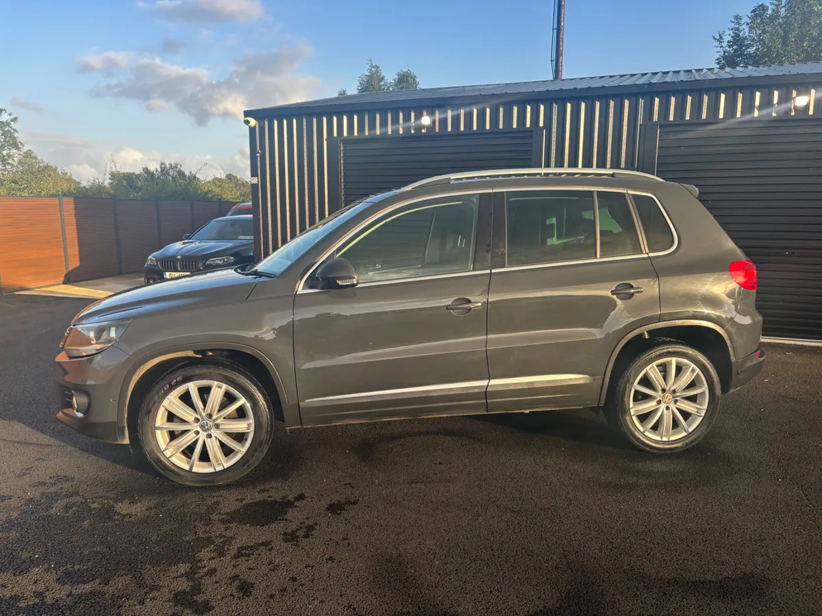 Volkswagen Tiguan 16 Auto R Line 4x4 - Image 2