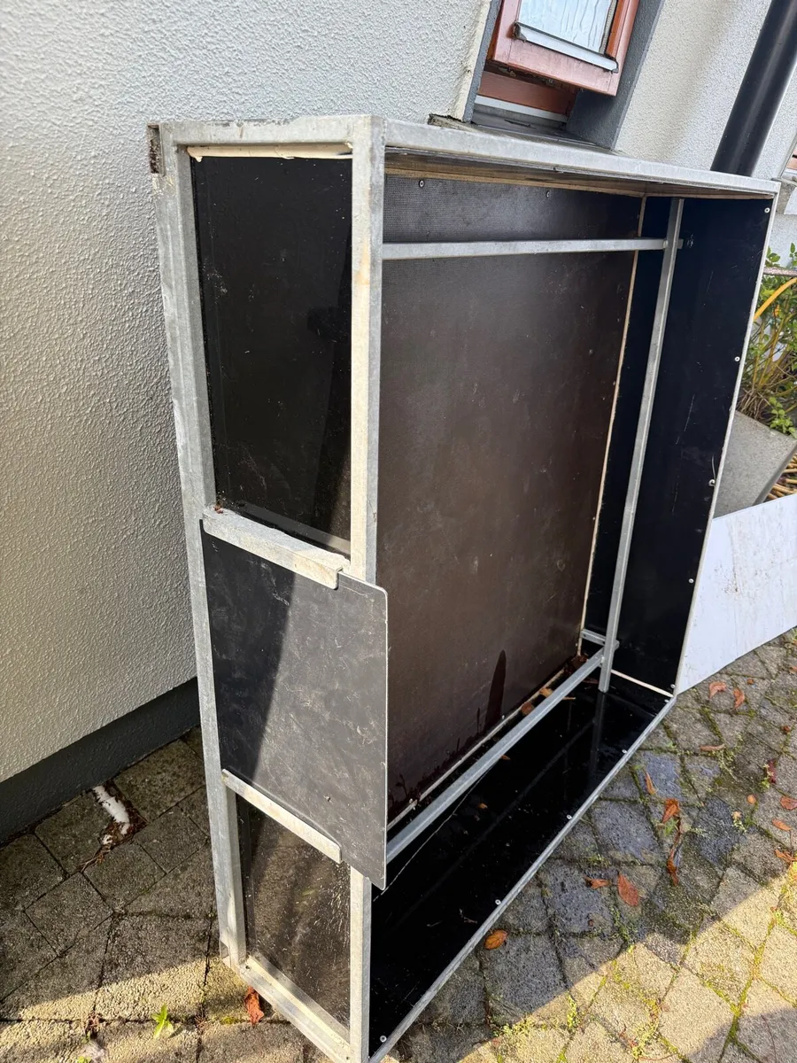 Galvanised dog whelping box - Image 3