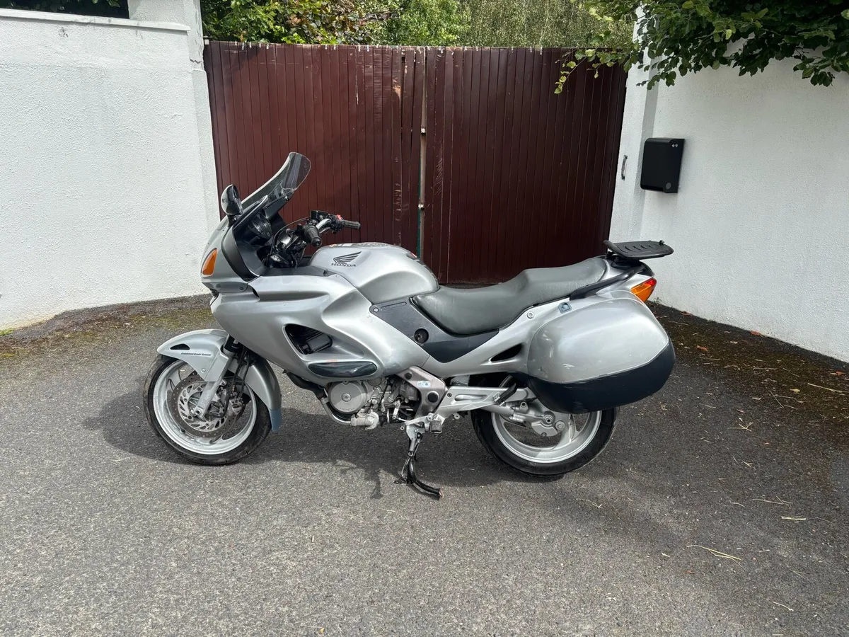 Honda NT650V Deauville - Image 1
