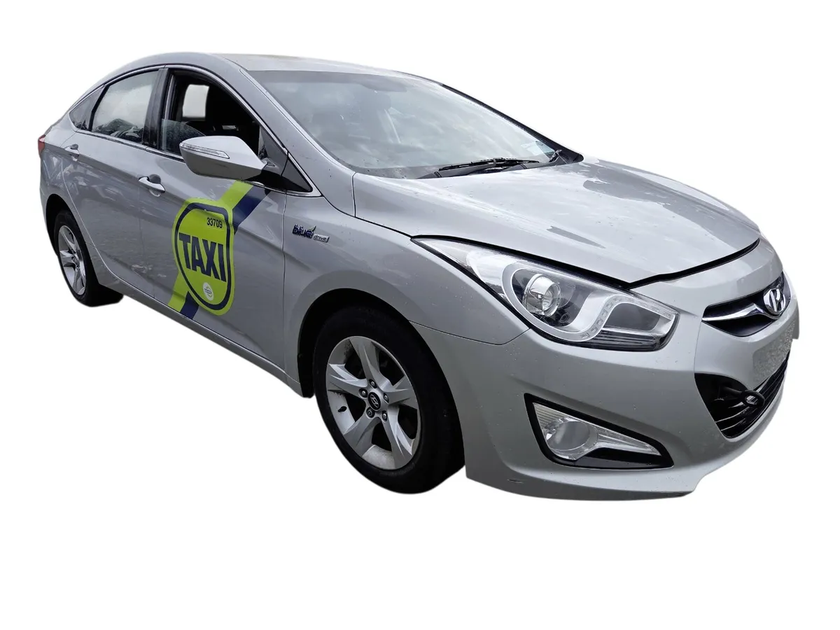2013 HYUNDAI I40 For Breaking/Dismantling - Image 1