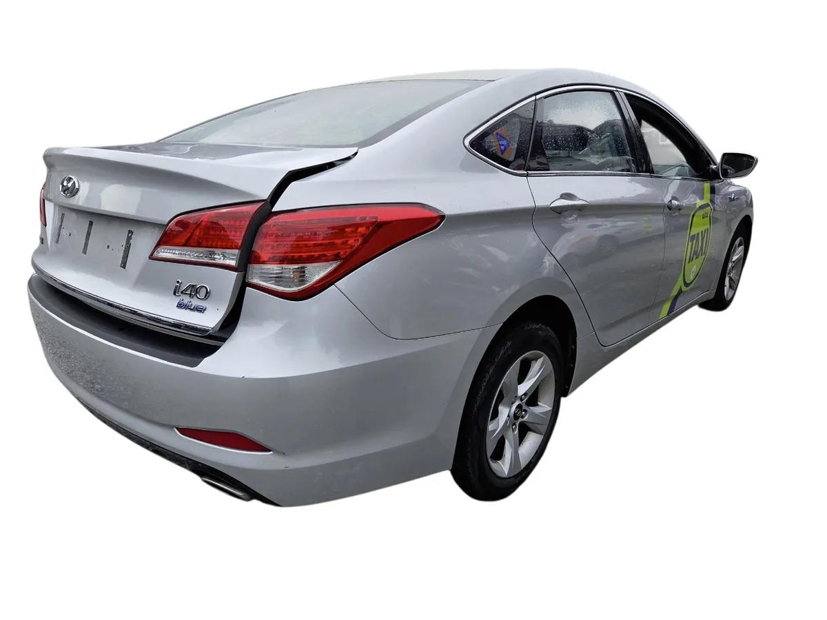 2013 HYUNDAI I40 For Breaking/Dismantling - Image 3