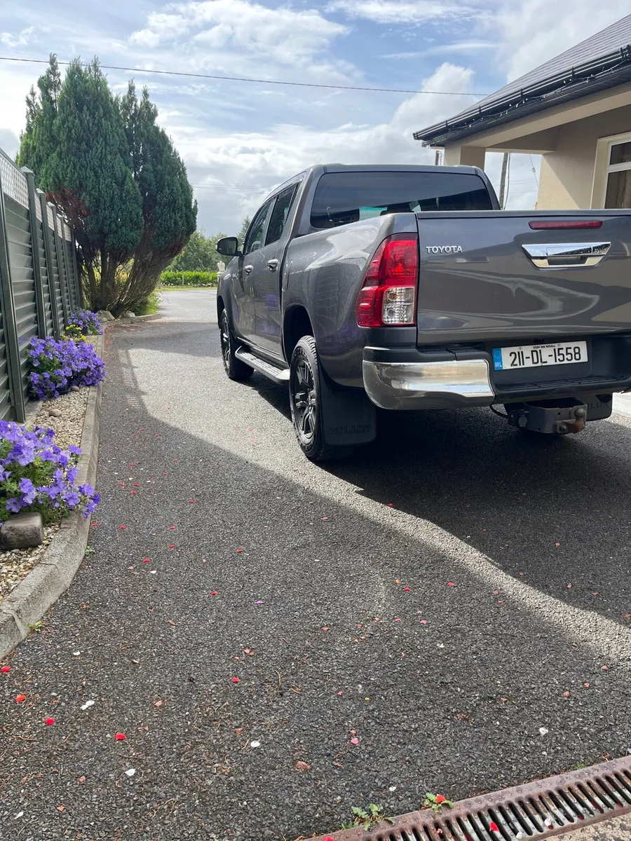 Toyota hilux - Image 4