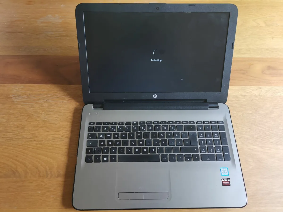HP Notebook - 15-ay174ng Intel i5 7th Gen 16GB - Image 2