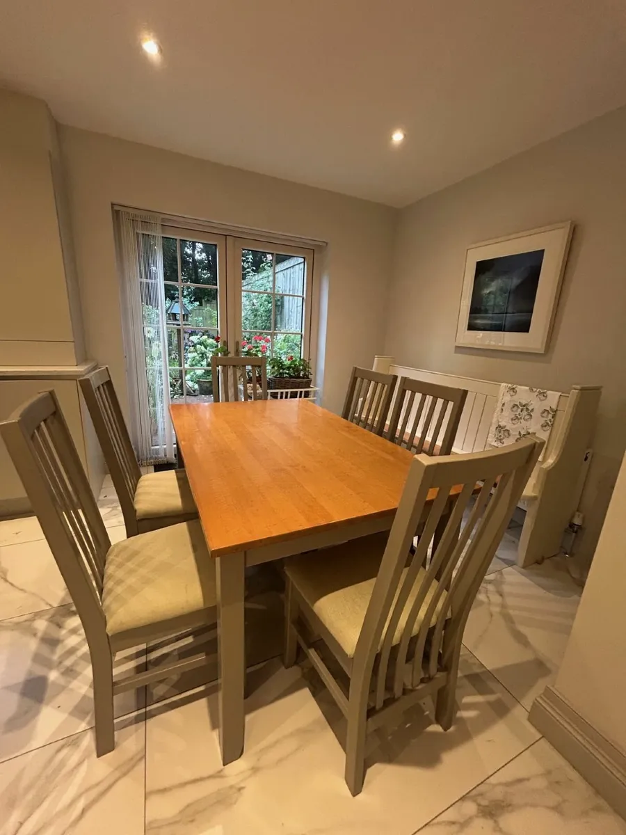 Kitchen Table and 6 chairs - Image 1