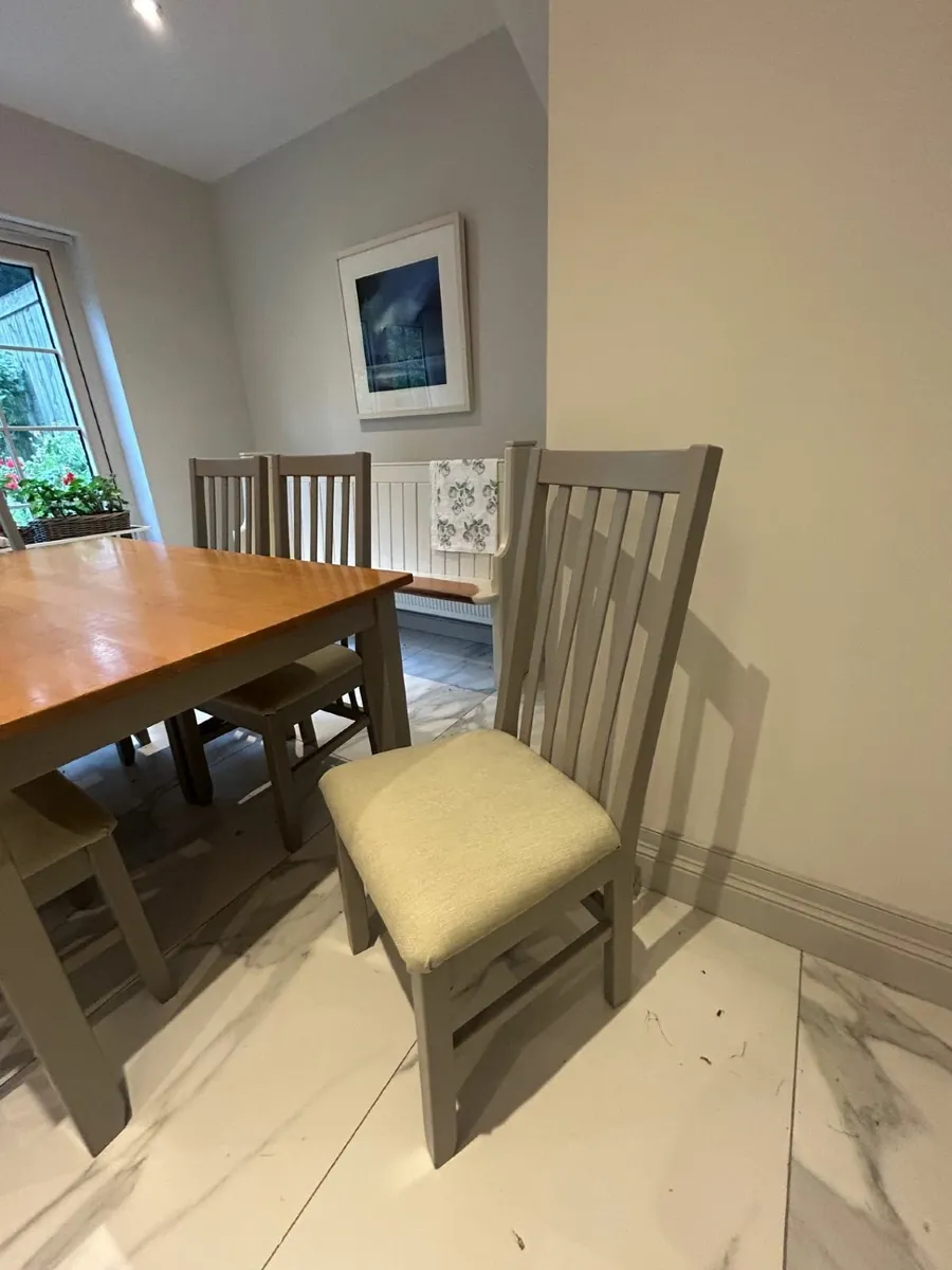 Kitchen Table and 6 chairs - Image 4