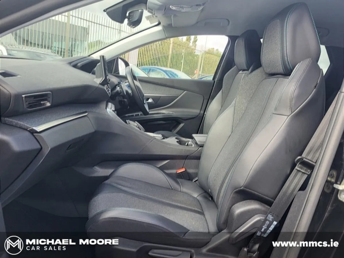Peugeot 3008 Allure 1.6 Phev 225BHP 5DR Auto  (pe - Image 4