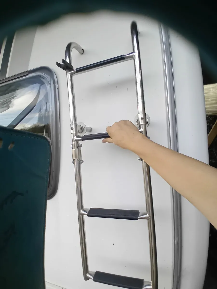 Folding ladder - Image 1