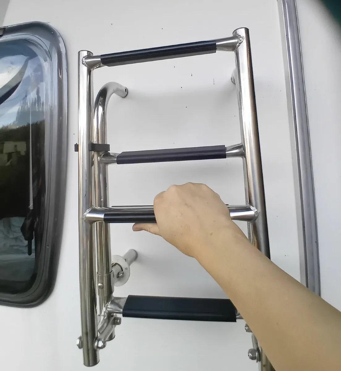 Folding ladder - Image 2