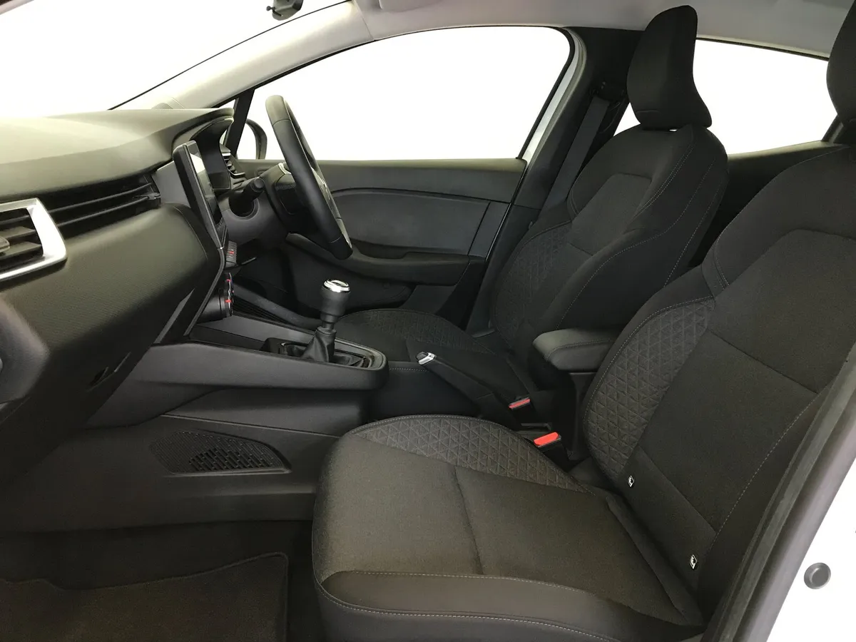 Renault Clio 2022 - Image 3