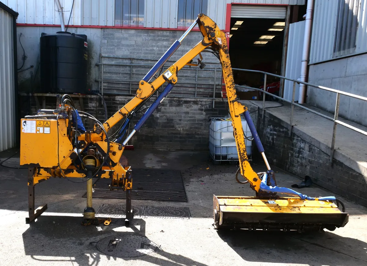 BOMFORD HEDGECUTTER - Image 1