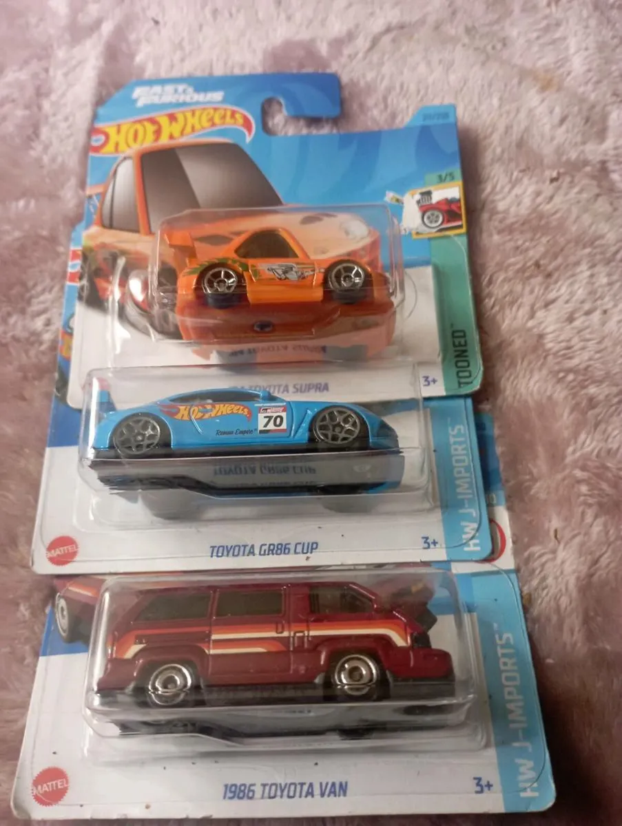 HOT WHEELS DIE-CAST TOYOTA MODLES CARS - Image 1