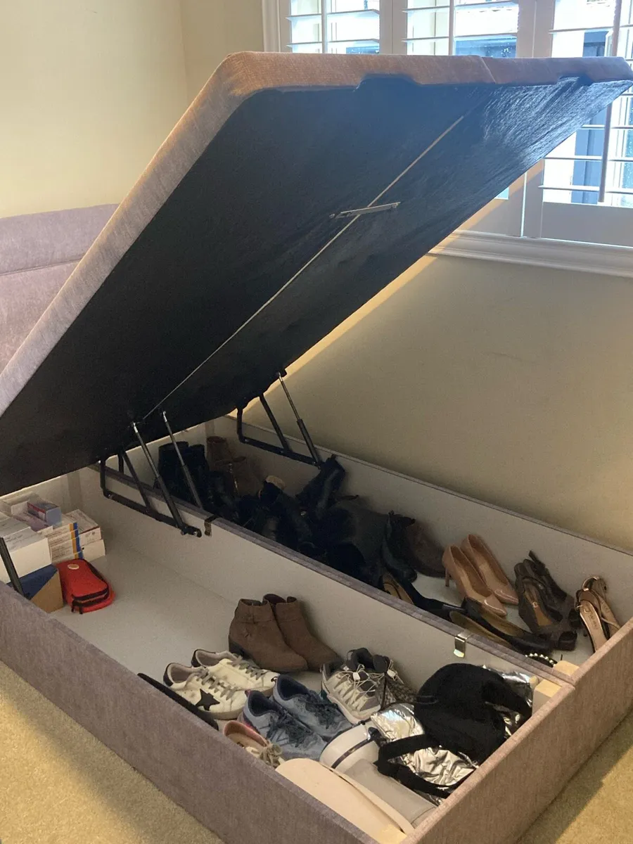 Bed with mattress - Image 3