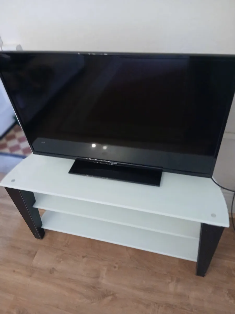 Norstone tv stand leather and glass in mint condit - Image 2